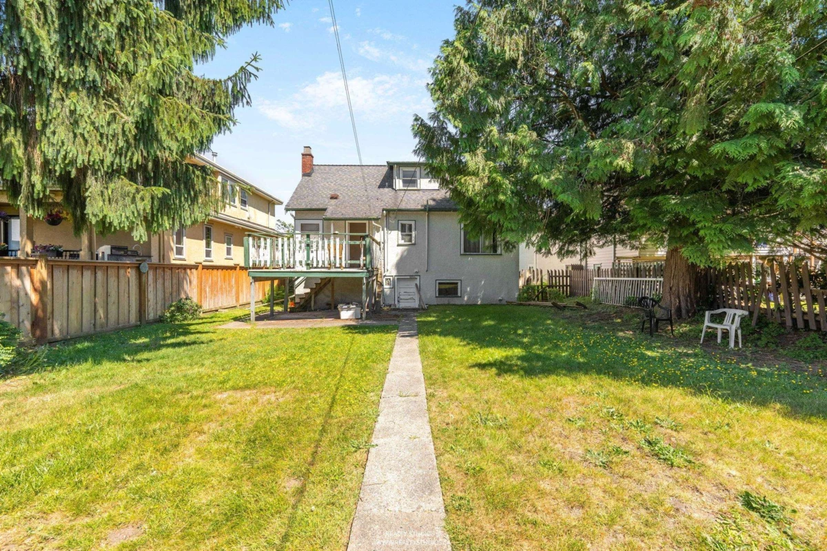 Dining Area Photo of 28 W King Edward Avenue, Vancouver, BC