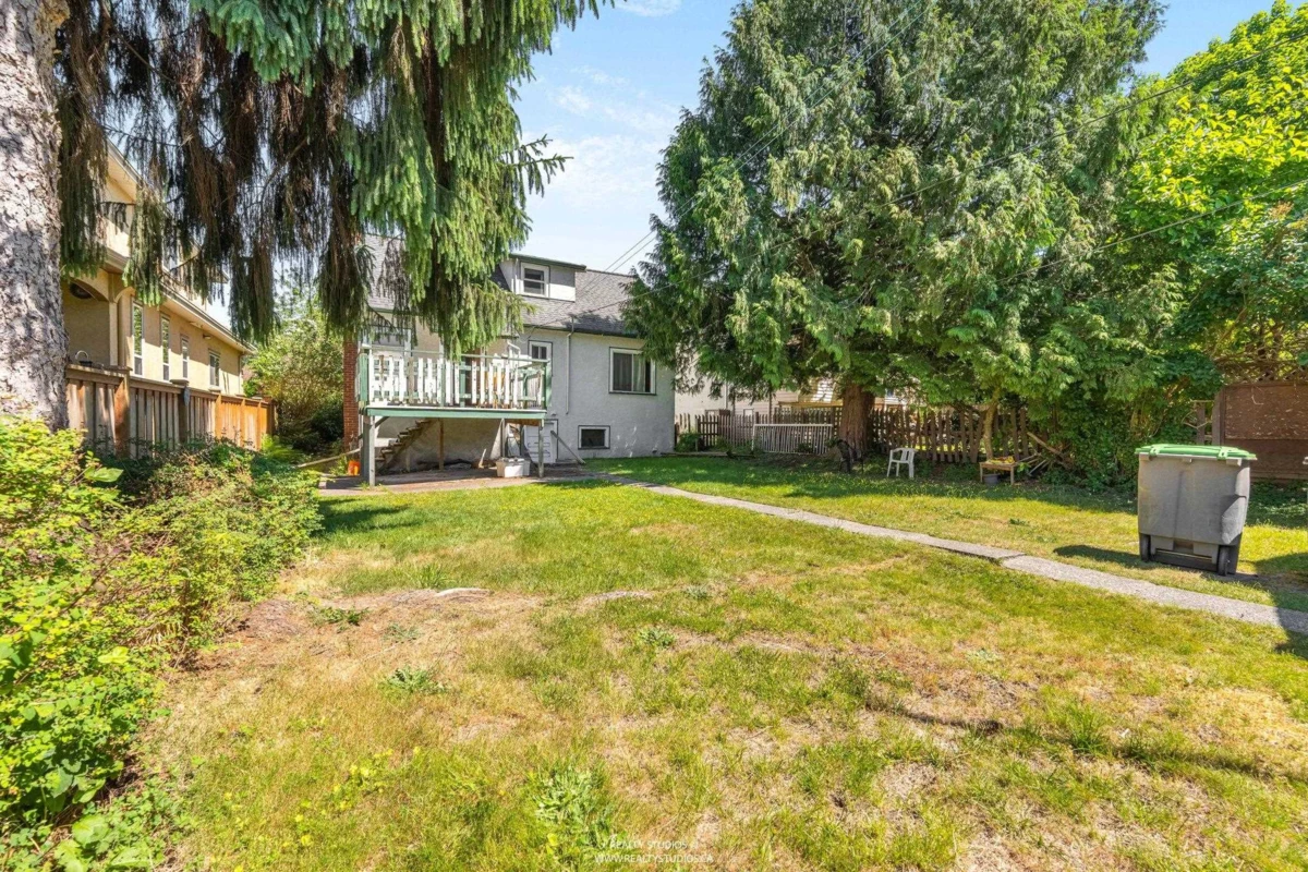 Family Room Photo of 28 W King Edward Avenue, Vancouver, BC