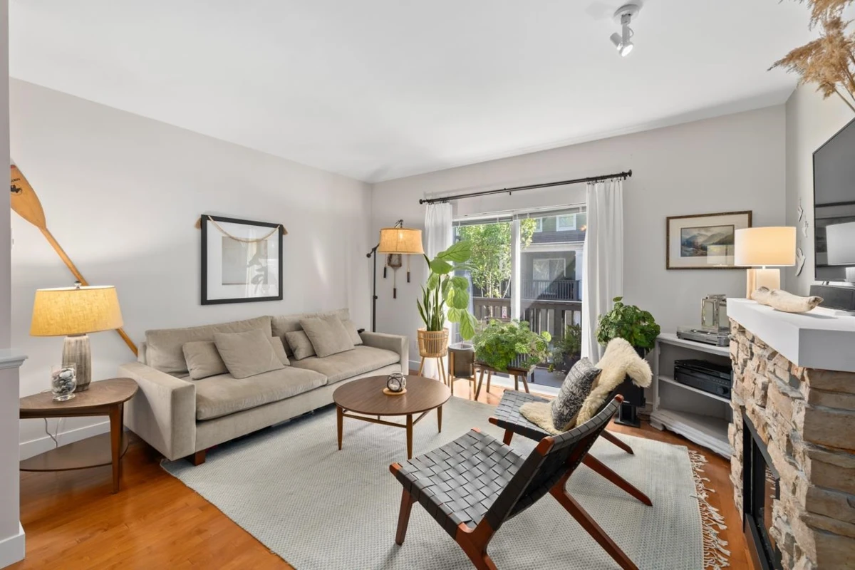 Family Room Photo of 34 15233 34 Avenue, Surrey, BC