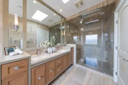 Entry Foyer Photo of 3640 Lamond Avenue, Richmond, BC