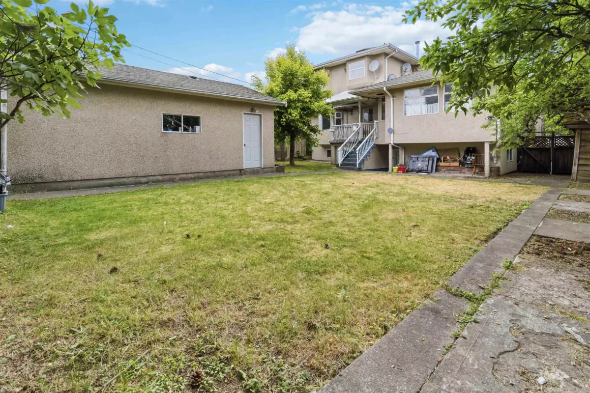 Living Room Photo of 4890 Southlawn Drive, Burnaby, BC