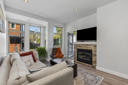 207 116 W 23rd Street, North Vancouver, BC, North Vancouver — Apartment/Condo for sale