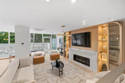 Mudroom Photo of 502 1342 Johnston Road, White Rock, BC