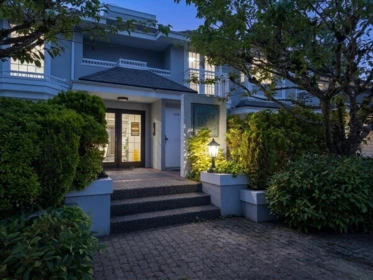 202 2440 Haywood Avenue, West Vancouver, BC, West Vancouver — Apartment/Condo for sale