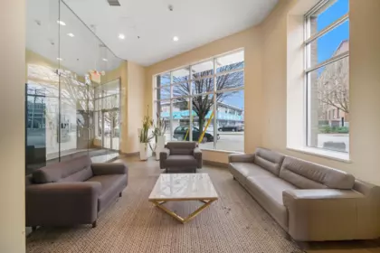 Entry Foyer Photo of 306 2055 Yukon Street, Vancouver, BC