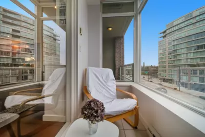Office / Den Photo of 306 2055 Yukon Street, Vancouver, BC