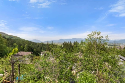 Front Yard Photo of 7319 Mount Thurston Drive, Chilliwack, BC