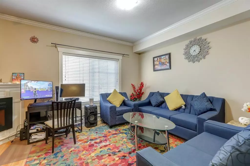Family Room Photo of 85 9405 121 Street, Surrey, BC