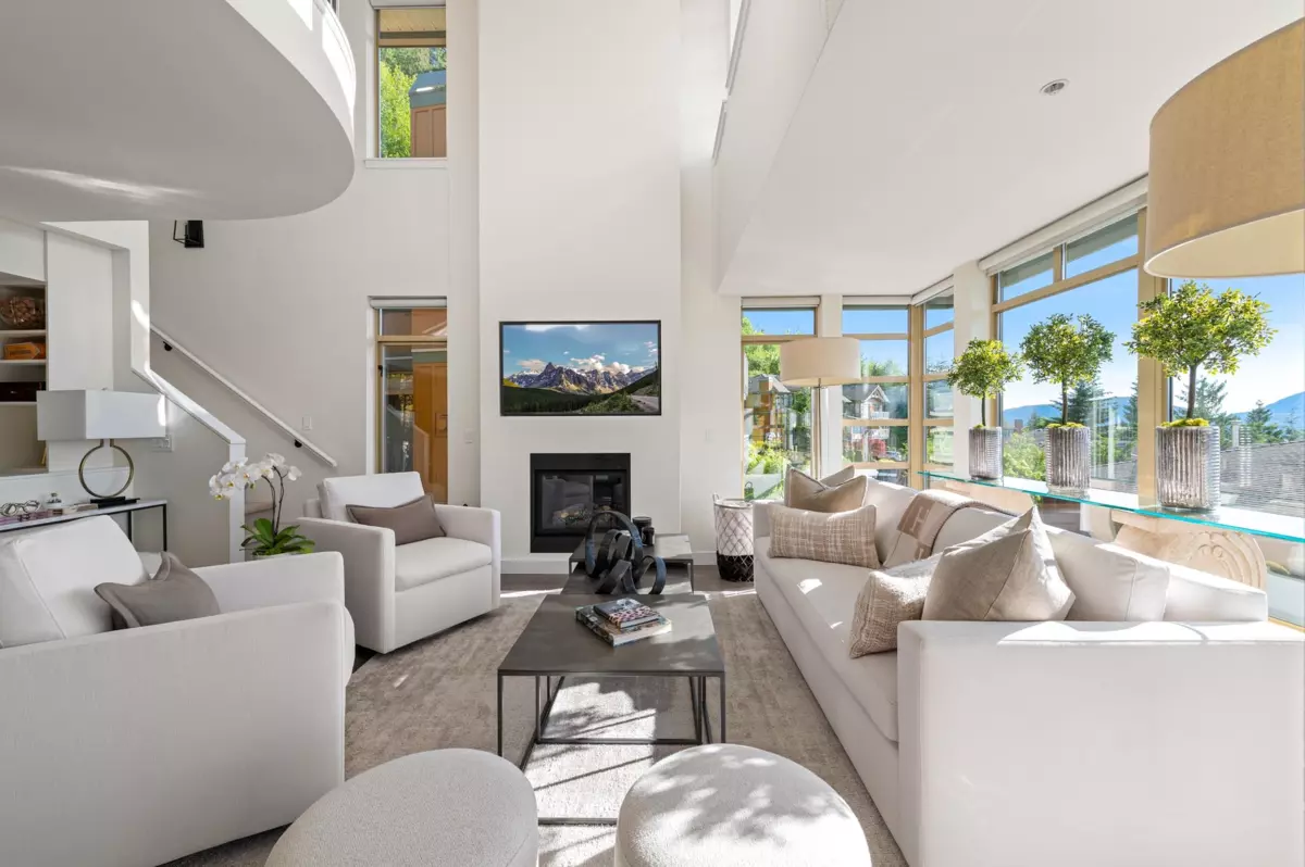 Dining Area Photo of 8674 Seascape Drive, West Vancouver, BC