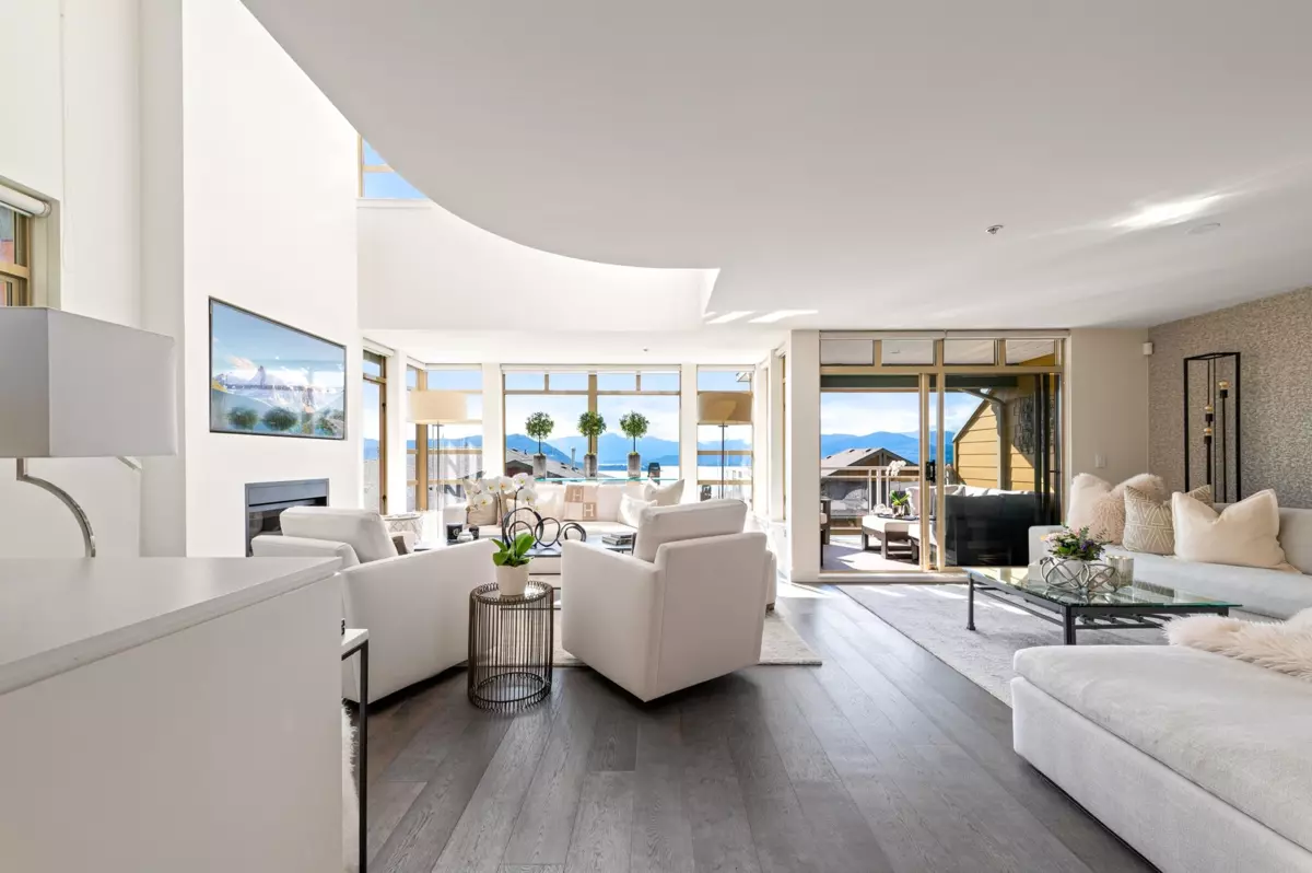 Living Room Photo of 8674 Seascape Drive, West Vancouver, BC