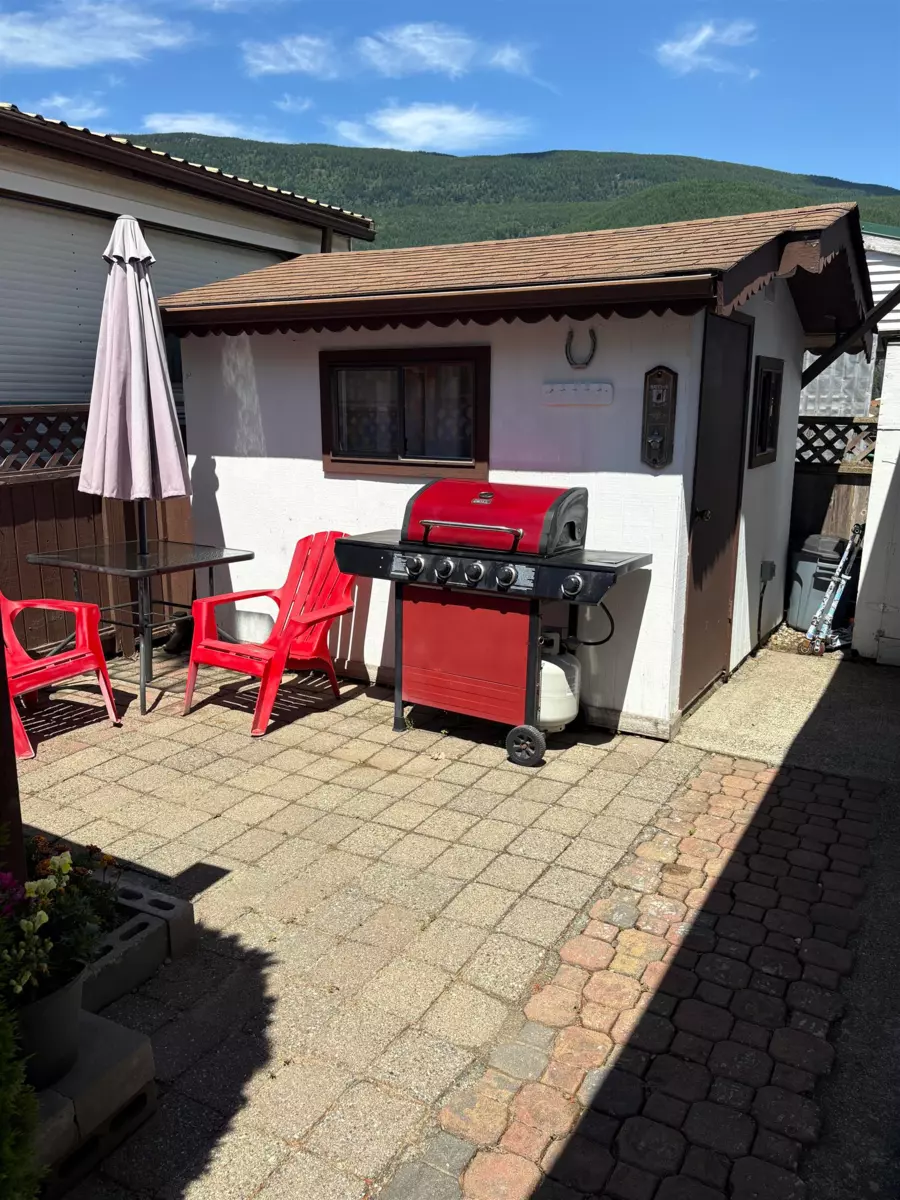 Family Room Photo of 64 1436 Frost Road, Cultus Lake, BC