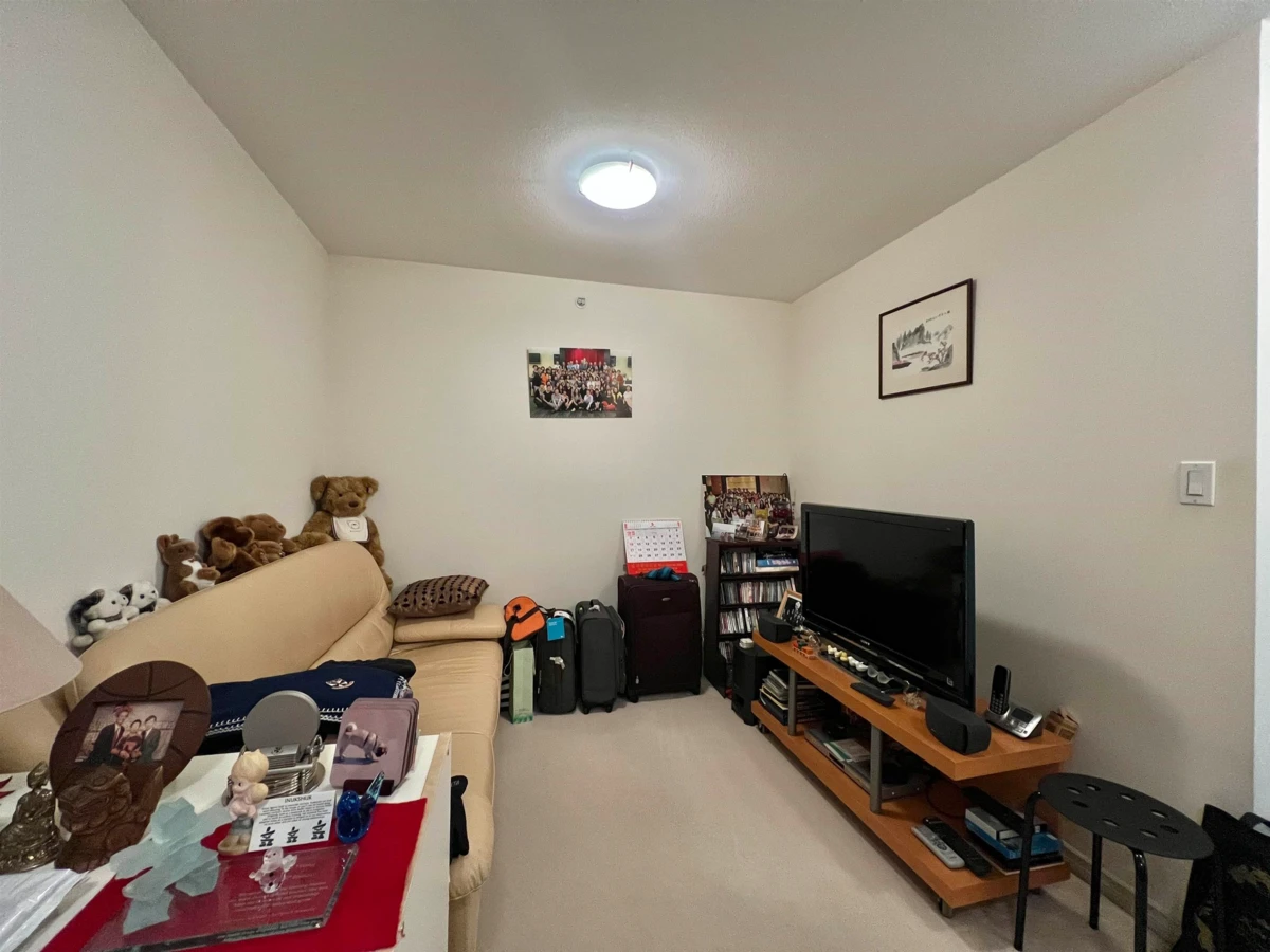 Dining Area Photo of 611 5933 Cooney Road, Richmond, BC
