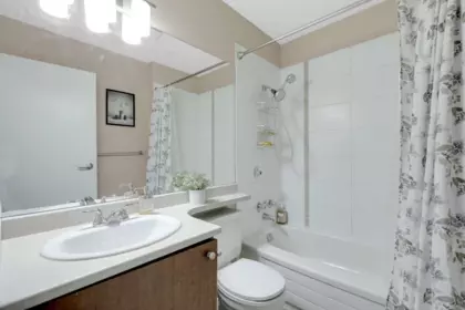 Loft / Bonus Room Photo of 305 5664 200 Street, Langley, BC
