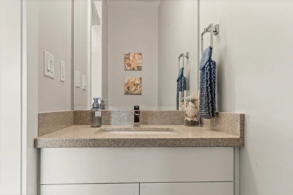 Guest Bathroom Photo of 34403 Donlyn Avenue, Abbotsford, BC