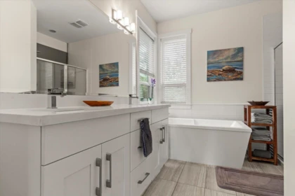 Laundry Room Photo of 34403 Donlyn Avenue, Abbotsford, BC