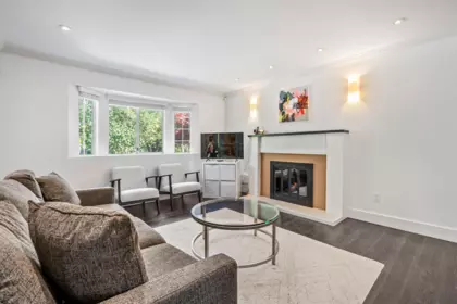 Breakfast Nook Photo of 1050 E 10th Avenue, Vancouver, BC
