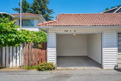 1050 E 10th Avenue, Vancouver, BC, Vancouver — Half Duplex for sale