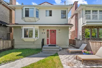 Front Yard Photo of 1050 E 10th Avenue, Vancouver, BC
