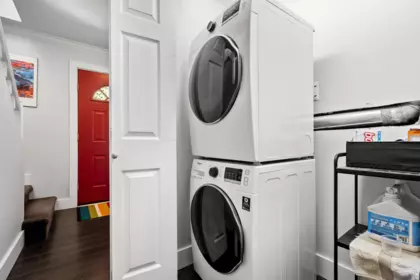 Powder Room Photo of 1050 E 10th Avenue, Vancouver, BC