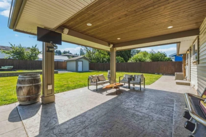 Front Yard Photo of 12316 227 Street, Maple Ridge, BC
