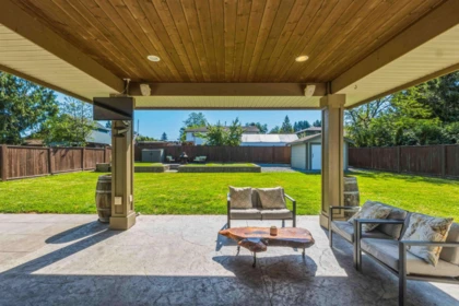 Hot Tub / Spa Photo of 12316 227 Street, Maple Ridge, BC