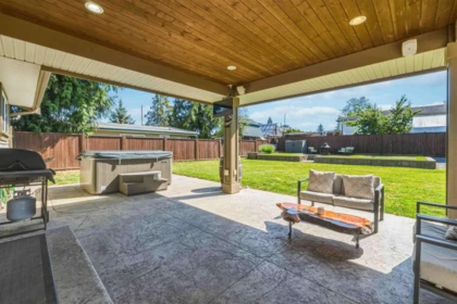 Swimming Pool Photo of 12316 227 Street, Maple Ridge, BC