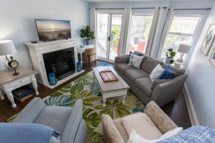 304 1860 E Southmere Crescent, White Rock, BC, White Rock — Apartment/Condo for sale