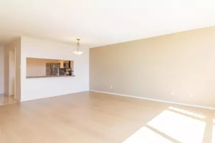 Kitchen Island Photo of 907 6055 Nelson Avenue, Burnaby, BC