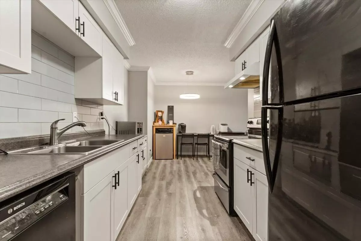 Dining Area Photo of 209 45598 Mcintosh Drive, Chilliwack, BC