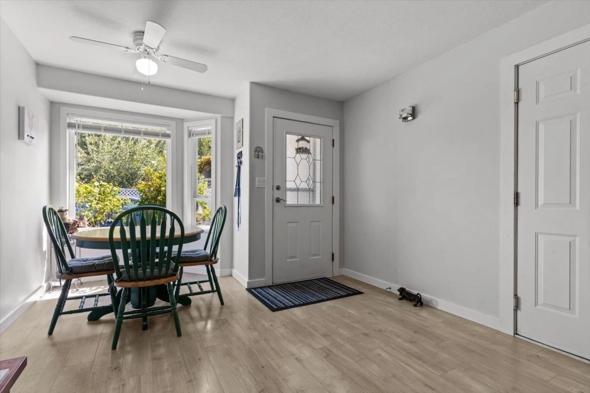 Living Room Photo of 7 46191 Cessna Drive, Chilliwack, BC