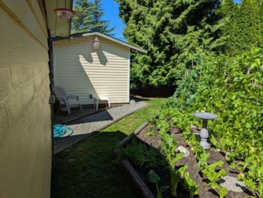 Garden / Landscaping Photo of 1 201 Cayer Street, Coquitlam, BC