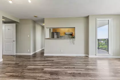 Kitchen Island Photo of 1202 3660 Vanness Avenue, Vancouver, BC