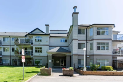 Swimming Pool Photo of 103 12739 72 Avenue, Surrey, BC