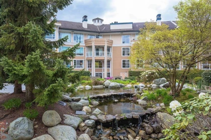 422 3629 Deercrest Drive, North Vancouver, BC, North Vancouver — Apartment/Condo for sale