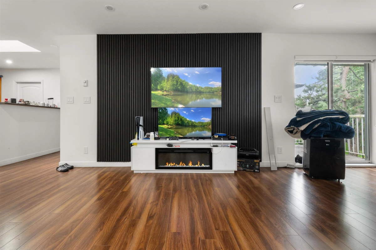 Living Room Photo of 1006 1750 Mckenzie Road, Abbotsford, BC
