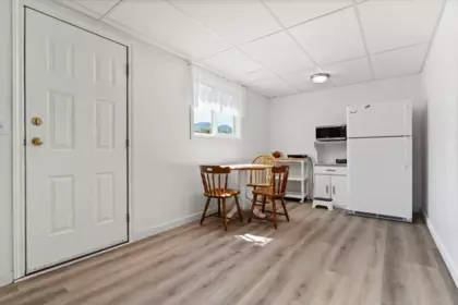 Garage Interior Photo of 45322 Balmoral Avenue, Chilliwack, BC