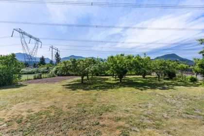 Swimming Pool Photo of 45322 Balmoral Avenue, Chilliwack, BC