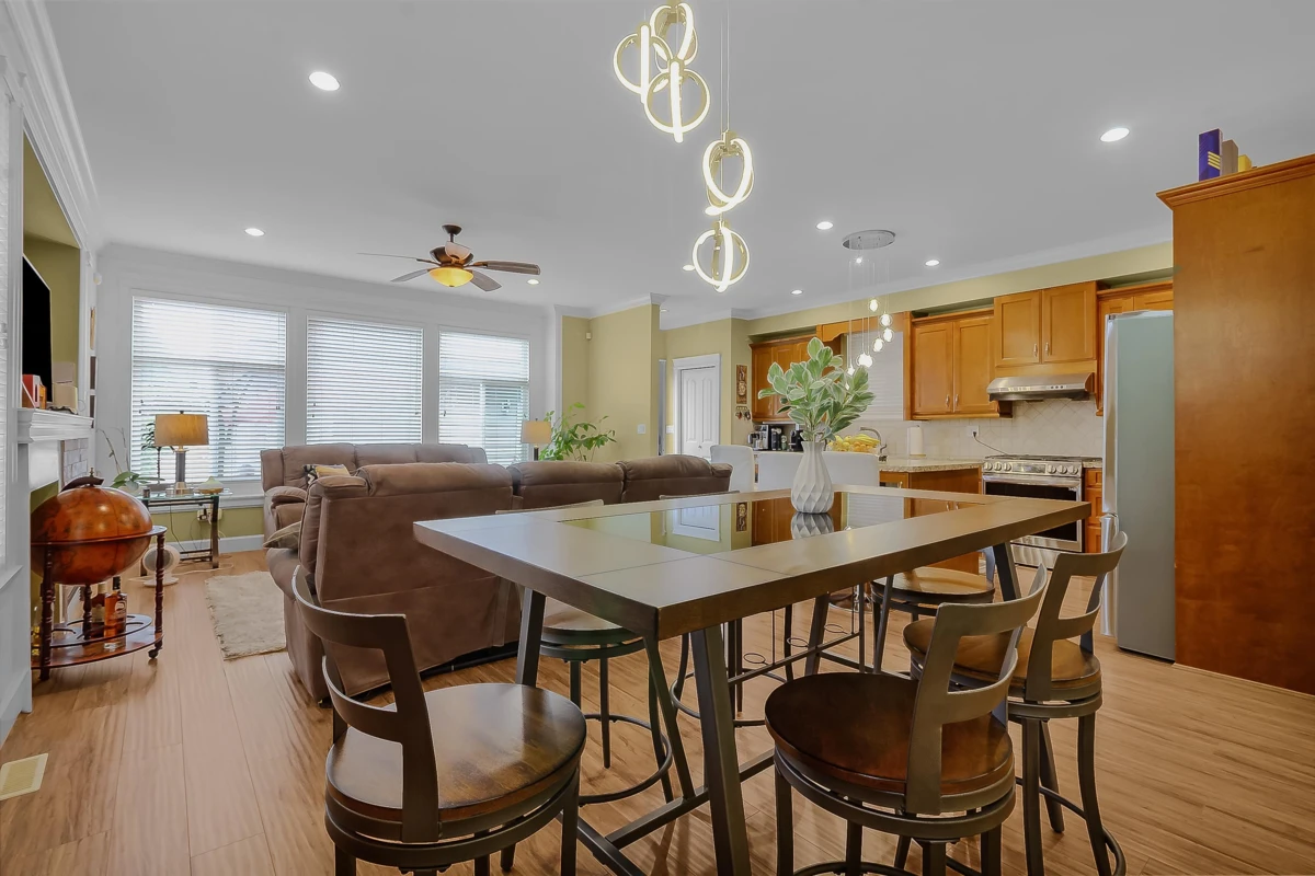 Dining Area Photo of 19913 72 Avenue, Langley, BC