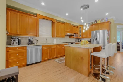 Kitchen Photo of 19913 72 Avenue, Langley, BC