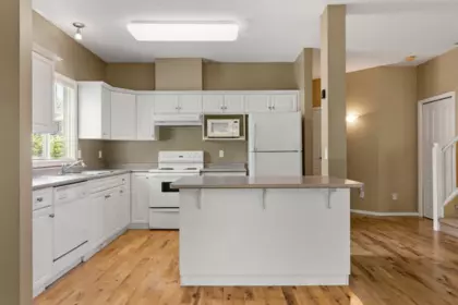 Breakfast Nook Photo of 172 46360 Valleyview Road, Chilliwack, BC