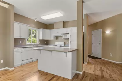 Primary Bedroom Photo of 172 46360 Valleyview Road, Chilliwack, BC
