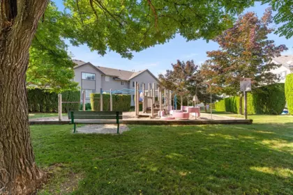 Swimming Pool Photo of 172 46360 Valleyview Road, Chilliwack, BC