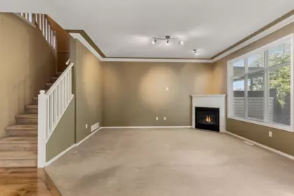 Walk-In Closet Photo of 172 46360 Valleyview Road, Chilliwack, BC