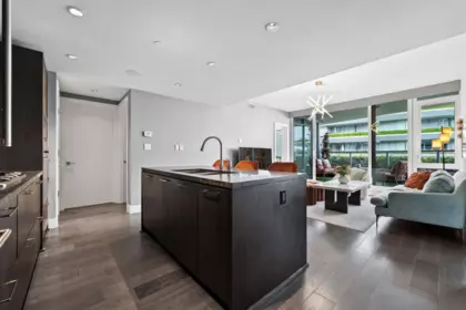 401 888 Arthur Erickson Place, West Vancouver, BC, West Vancouver — Apartment/Condo for sale