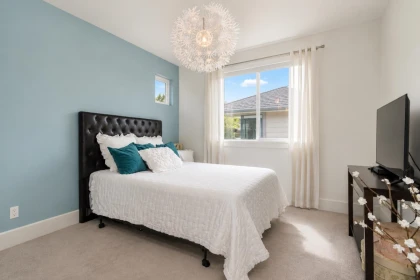 Guest Bathroom Photo of 7 24455 61 Avenue, Langley, BC