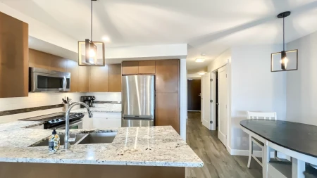 404 14955 Victoria Avenue, White Rock, BC, White Rock — Apartment/Condo for sale
