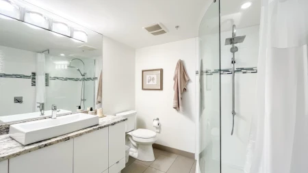 Pantry Photo of 404 14955 Victoria Avenue, White Rock, BC