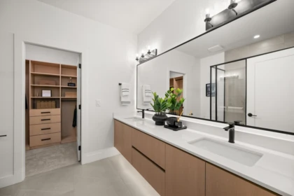 Guest Bathroom Photo of 110 34588 Marshall Road, Abbotsford, BC