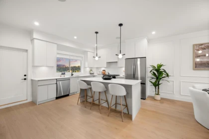 Kitchen Island Photo of 110 34588 Marshall Road, Abbotsford, BC