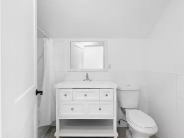Laundry Room Photo of 227 W 5th Street, North Vancouver, BC